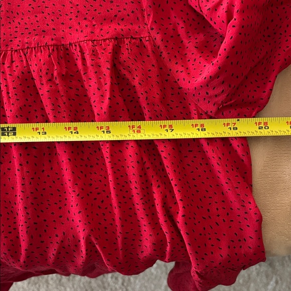 GAP Red and Black Textured Fabric top Sz Medium - Picture 6 of 8